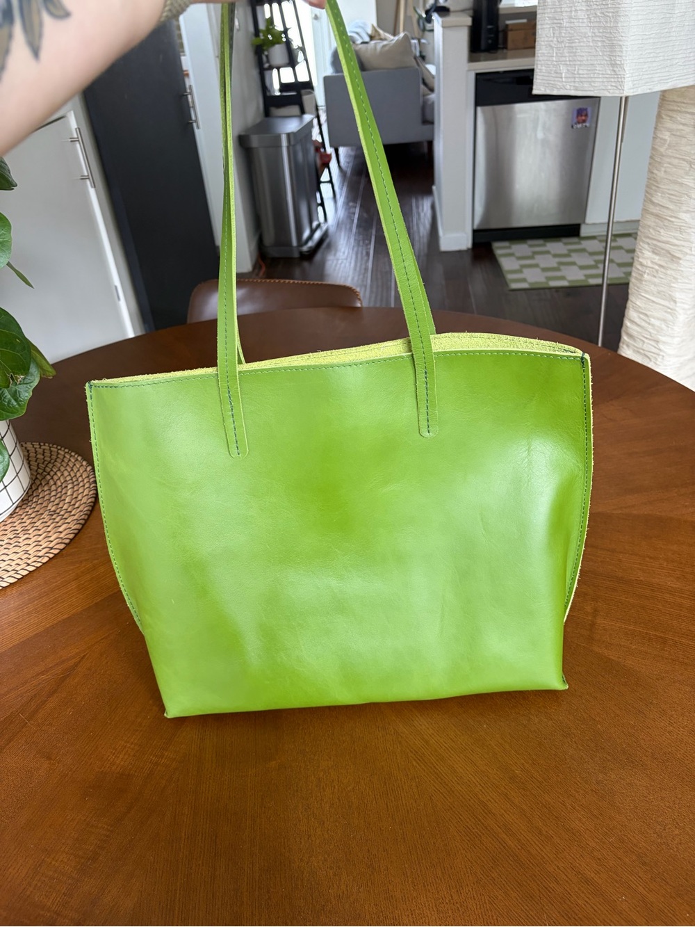 Portland Leather Medium August Tote Bag Green Apple